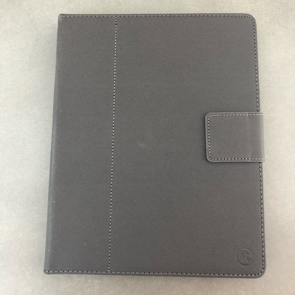 Black keyboard tablet case